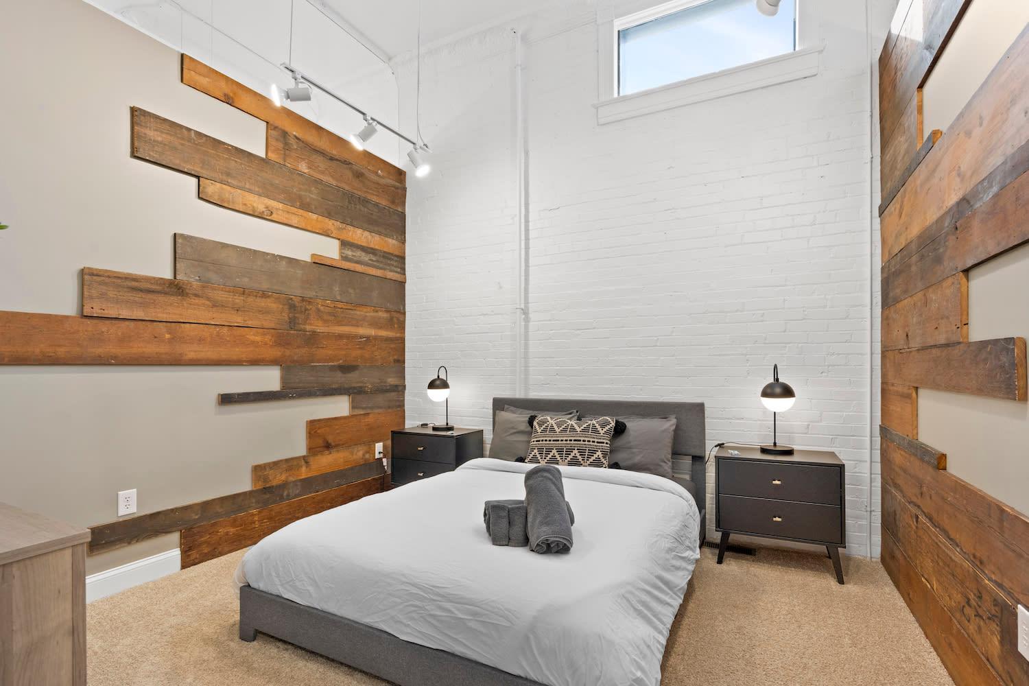 Apartment King Sleep10 5bed 4br 2ba Swepson Icon *