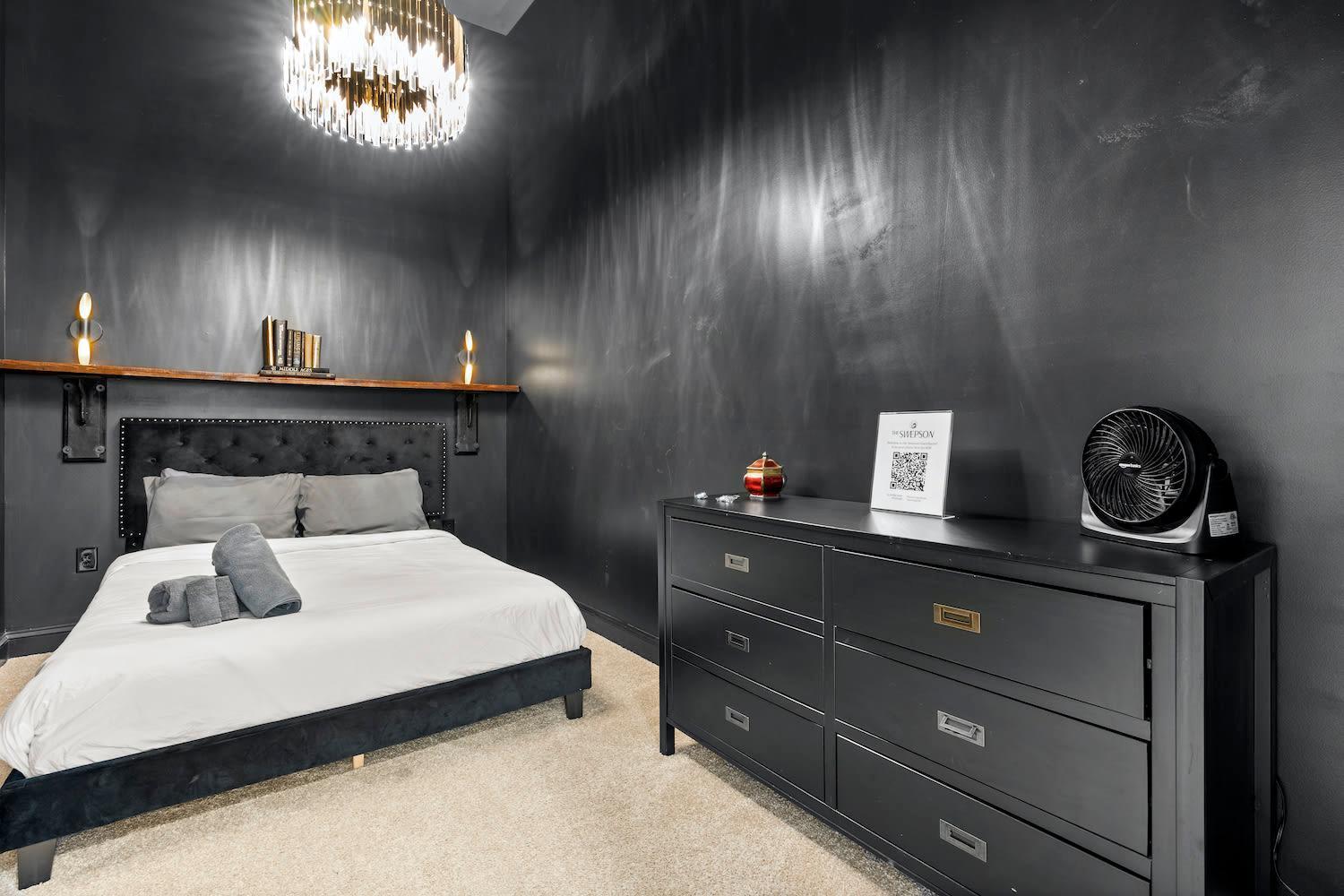 Apartment King Sleep10 5bed 4br 2ba Swepson Icon