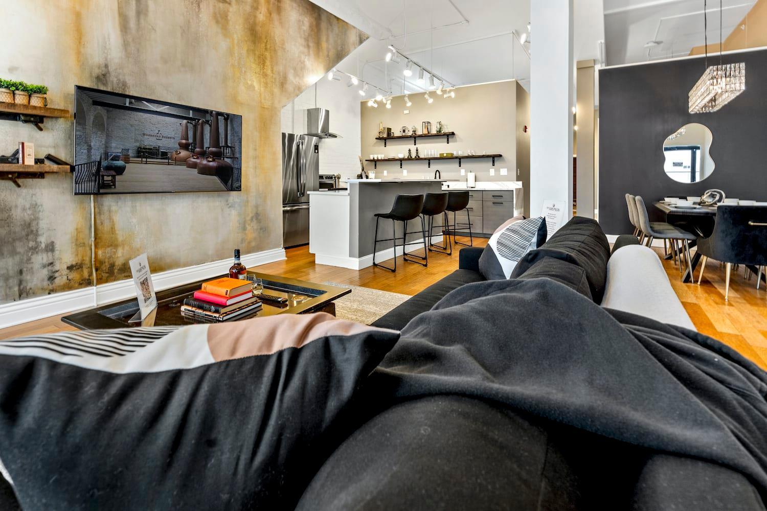 Apartment King Sleep10 5bed 4br 2ba Swepson Icon Louisville