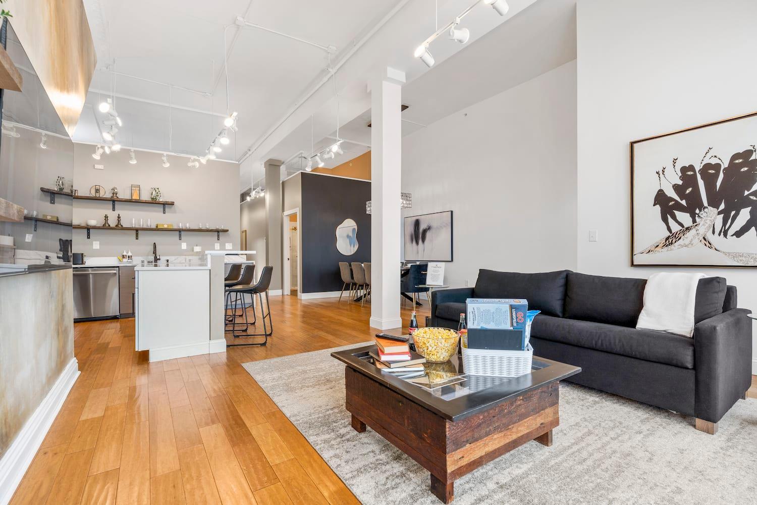 Apartment King Sleep10 5bed 4br 2ba Swepson Icon